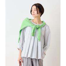 洗える のびのび幾何学柄タックブラウス