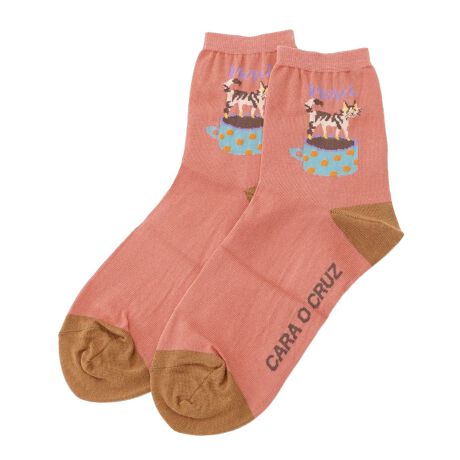 [^ԁF4400465]炵`ꂽCłBł̃bNX^CAJWAȑ̃ANZgɁB邽тɁASaނ悤ȃfUCłB