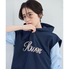 ロゴ刺繍フード付きベスト