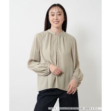 パール調ボタンブラウス【NEMIKA】