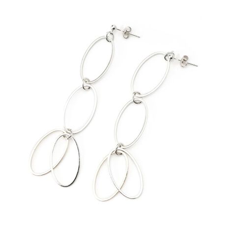 [^ԁF0402206]Ԃ̑ȉ~`̃`F[łƈۓIɋPOsAXBS[hnƃVo[n̐F킹Ă邽߁AR[fBl[gANZT[̐FIт܂BIȃfUC̃ANZT[giłB