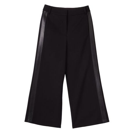 [^ԁF2615401]ƂChVGbgŎdĂꂽpcBD̃SȂtbgȎdẮAɊY悤ȐSn悳ƁAXgXt[ȒSn܂BfUC̃ANZgƂāATChɂ̓OOe[vƃtFCNU[dˁA璹~VŒJɒ@͂zĂ܂B̐ꂽfBe[AJWAɂȂ肪ȃChpcɁAiiƒmIȈۂY܂Bnɂ́AVN̂悤ȌƊ炩{̃Xgb`TegpAE̍ۂ̐Sn悳߂܂Bוɂ܂ōs͂JȎdĂAЂ\B