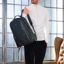 エヌエス23・パー・ニッサゴルフ(NS23 par Nissa Golf)の【本革使用】エンボス加工リュックサック