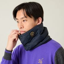 エヌエス23・パー・ニッサゴルフ(NS23 par Nissa Golf)のロゴキルティングネックウォーマー