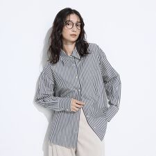 コムサワードローブ(COMME CA Wardrobe)の〔 +サイズ 〕オーガニックキュプラ混 ストライプシャツ