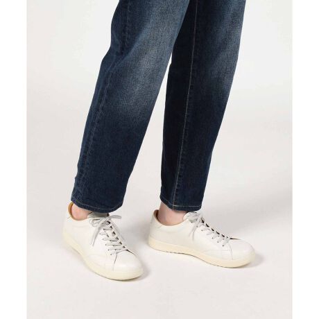 [^ԁF57BLAFA____WHIT]iȃXj[J[̓V[I΂Ȃėp̍ACeƂăX^C̕L܂BƂVGbgőꂽۂɁBVvȃfUC܂Ă낢ȃR[fBl[gɍ킹₷ꑫBNbVƒe͐̍Ǝ\[̗pAd̓[K̒łŌyʃNXƂȂĂyɂϗDĂ܂B㎿ȋvAbp[ɎgpAXj[J[ȂGKgȖ͂܂By@zZebhyCzq[A\[ sýiEBYjzEEREGAL i[Kj1961Nɓ{ɏ㗤ĈȗA͐lX̑xA炵ɊYĂ܂BuAlways feel goodvƂẑƁAREGAL͂ЂƂl̗zɌAiT[rXʂāAɐSn悭tBbǧAꂩ͂܂B