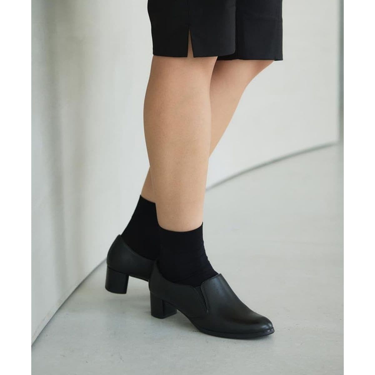 ポインテッドトゥベルテッドカッターパンプス | マッキントッシュ