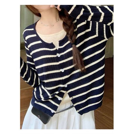 _g񂵂₷ԃfUC^{[_[|Cg̃jbgJ[fBKBVvȂȈۂ^AfC[gɍœKłBꖇŉHD̂͂ACi[⃏s[XƂ̏d˒ɂ҂BPOINT 1y₩ȒSnŉK_炩ȃjbgfނgpAԂ̒płKBLkA₷fC[V[Ɋ􂵂܂BPOINT 2oX̎₷䊴܂ŃJo[ł䊴ŁAXJ[gɂpcɂ킹₷BX^CAbvʂ҂ł܂BPOINT 3LxȃJ[oG[Vx[VbNȖnJ[ANZgɂȂ{[_[܂œWJBR[fBl[g̕LAV[Y킸ł閜\ACełByfށzE[100yJ[WJzEAC{[EO[EubNEx[WElCr[yTCY\zFREEFg53^56^43^oXg90fg165cm^pTCYFREE