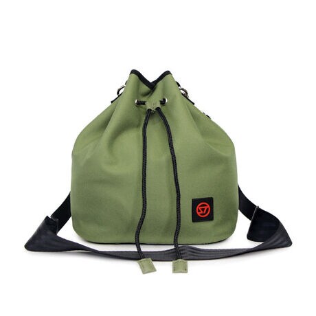 [^:gfc-st-0246]DڂɃV[OH{AhВ^CṽobOłBJi鏭߂̃R[hANZgɂȂA{̂ڂJ[AfUCƂȂĂ܂BV_[Xgbv́AgŃtBbg钷ɒĂg܂BX͂ACv[TChȂǂ̐ӂ̃V[łd󂵂܂Be3.5LBO\ȃCi[|VFbgtĂ܂B