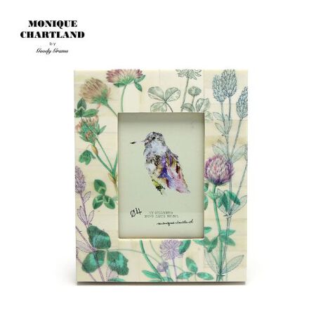 [^:gfc-pf-0052]̍łłt[ɑu₩Ȗ̉Ԃvgꂽʐ^āB ؓ]ʂƂZpgpAG̔ZW܂Œɕ\Ă܂B uBOTANICAL 04({^jJ04)v̓VcNTN[o[Ȃǂ̑Ԃ`ĂAzF͑l̏ɂ߂łBwʂɂ̓X^hDOtĂ̂ŁAu^ƕǊ|̎g\łB