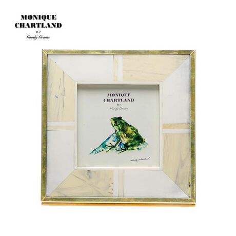 [^:gfc-pf-aakil]W^Jŉǂ`̎ʐ^āBwʂɂ̓X^hDOtĂ̂ŁAcuAuA݂艺3ނ̎go܂B