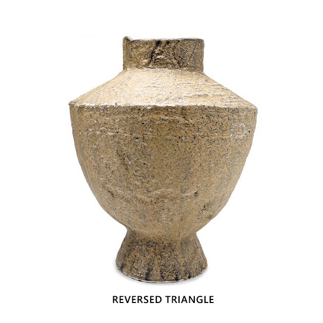 [�}���C]ALUMINUM VASE/���j�[�N�`���[�g�����h�iMONIQUE CHARTLAND�j REVERSED TRIANGLE
