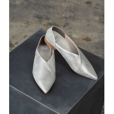 フェイクレザー Vカット フラットパンプス