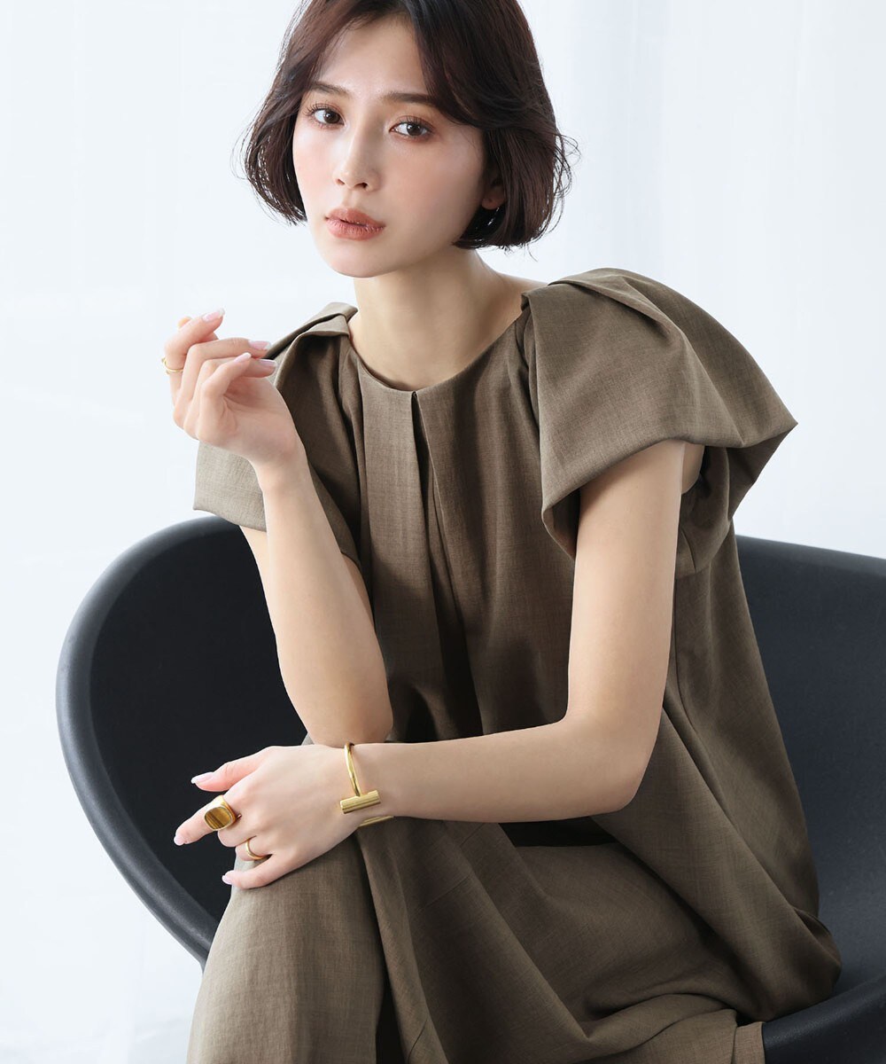新品✨️エルフランク　カットワーク刺繍ノースリーブティアードワンピース　華やか 新品✨️エルフランク カットワーク刺繍ノースリーブティアード