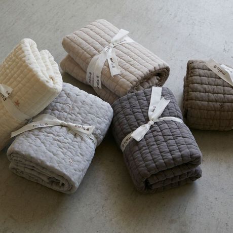 [^:me67-1]▭ȃJ[O&̗ǂɃr[̂Ɩ͂lߍ񂾑lCCuɐVV[YoIIi`ȎŃCeAɂœKȃLeBO}bg̓ołBۂۂƂG̓NbVxr[̃vC}bgƂĂxǂȂxbhJo[\t@[Jo[A|zcAOAybgp}bgƂĂ}`Ɋ􂵂܂B@ŊېOKĂې􂢂łĂɊ̂ŁA܂߂ɐ󂪂łɕۂĂ܂BԂybĝ邲ƒɃsb^zbgJ[ybgg[OK̋ԂÂɂ𔃂ĂCuB łzbgJ[ybg⏰g[̏ɕ~Ďgpł̂ŁAGߖ킸I[V[Ygp܂B4ނ̃p^[ƖLxȃJ[oG[V?4ނAJ[oG[VLxIr[IWi̐▭ȃJ[߃|Cg􉽖s[gĈpĂARXgptH[}XɗDꂽACeō]Ă܂􃏃^̗ʂ͂Ղ5IXICu͊؍ŁuzcvƂӖtB r[̃Cu}bg͔˂̒nA؍ŐYĂ܂B^̗ʂ͂Ղ5IXgpĂ̂ŁAʓIȂ̂ƔׂĂӂƂĂ܂ByӎzEi̓A5cmx̌덷ꍇ܂BEF̓AFނ炪ꍇ܂͕sǕił͂܂B Cu̕ƂĂy݂BEgp̍ۂ͂qlڂ𗣂ȂŉBEΊ̋߂ł̂gp͊댯ł̂ł߉BE{iCu͊؍ĹhsOg߁hsĂ ̓̋C⎼x̋CEɂ܂E₷ bgɂăJ[̔ZWقȂ邱Ƃ܂Bj^[ɂAFɑ̈Ⴂꍇ܂B܂ByzEʂܓŒ܂gpĐ󂵂ĂBEu܂gpBEԐɒЂȂŉBEfnY܂͎gpȂŉBEFڂ肷\̂ő̂̂ƈꏏɐȂŉBEAC͍ĉBEhCN[jO͂ł܂BE^u͂ł܂B