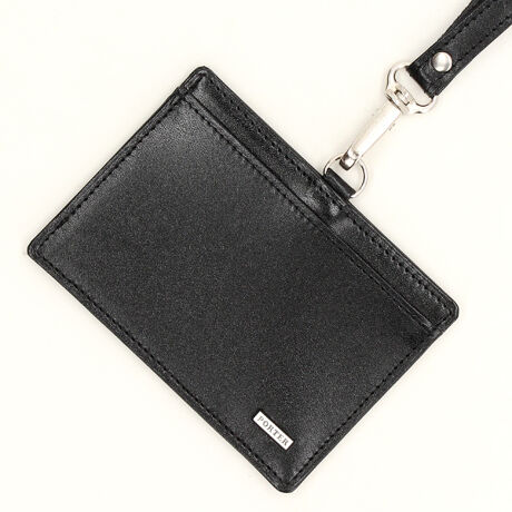 [^:11002973]₩Ȋv̕\ʂɁuPORTERv̏iȃIWi̋v[g̗pU[̃V[YuPORTER SHEENiV[jvłBXeA̕\ʂɐƊ痿h荞񂾌A\ʂd߂Ɏdグ邱ƂŊ炩Ȏ𐶂݁AXbLƂۂɂ܂Bɂ̓WJ[hD̃IWin̗pĂ܂B߈iтŁAN킸gfUCȂ̂ŃMtgƂĂœKłBKt̒DX[c̋|Pbgɂ܂钷DABOX^̏Kꂪt܂EHbgAJ[h[𑽂܂EHbgȂǗlXȃj[YɑΉłACe\̃V[YłB