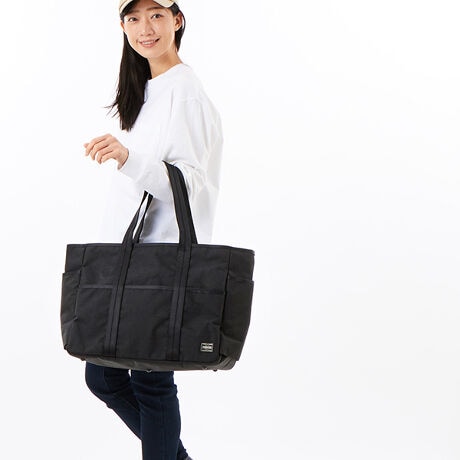 [^:73707945]IWinuX-C1000vCfނɁArWlXobO珬܂ŕLACe葵g[^V[YuPORTER HYBRIDinCubhjvłBڈȏ̌yʐE@\˔IWin̗pAV[X^CI΂ȂfUCɎdグ܂BLqlɂgoG[VLxȃACe\͂łBbgEChT[tBŎgpZ[ij̐nJɒ]̂uDIMENSION-POLYANTЁvƃAEghAȂǂŗp鍂ifނ𑽂ݏoĂuCrX^Ёv̋͂ɂĊJuX-C1000v́uxvuyvuhv˔IWinłBxʂłɗDȂy˔1000fj[̃R[fiC̗ʂX-PLYƌĂ΂|GXeQĕRɂ̂oCAXinɑ΂Ď΂߁jɔzu鎖ŐD̎_ł΂ߕւ̐Lт}܂Bɂɓ|GXefނ̔ɔPETtB@ɂ郉~l[gijH鎖ŁAn̐Dڂ𖧕J⊾̐̐Nh\ɂAxEyEh˔fނłB}`͊̂̌`ꂢɏo߂ɁAX-C1000X-PLYȂngpĂ܂BtgɎtnh̓e[v𗼃TCh瓯e[vŋ݂ގŁAڂ̃fUC߂ƋɃnh莩悤Ɏdグ܂BDIMENSION-POLYANTl[CORDURAl[t܂BjfgF173cm