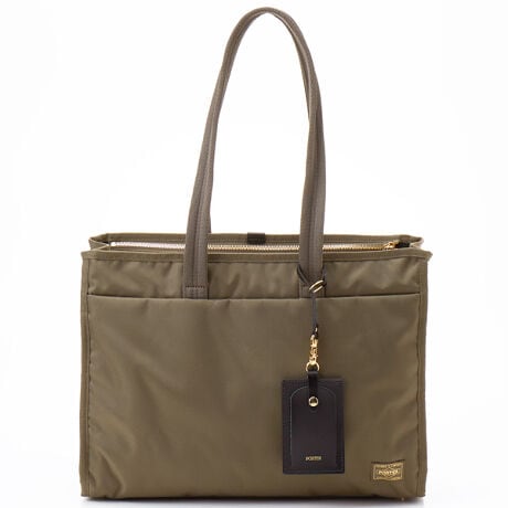 [^:87115120]yʂł肰Ȃ򂪂iC|GXecCngpAF}ăVbNɎdグJWAV[YuPORTER SHEAiVAjvłBigłȂrWlXłg₷@\A₷TCYoXɎdグ܂BCfނɂƂDڂ̃iCƃ|GXeD̃cCngpĂAyʂŎG肪ǂ̂łB^eɃiCARɌ̒iK璅F̃|GXegpAiŗJ[Oɂ܂B̓O[WJ[œꂵA_炩ۂɎdグĂ܂B܂A{̐n̗ʂɂ͔肪ǂ悤Ƀ{fBOH{Ă܂Bt@Xi[͊炩ȊJ̃VgbNt@Xi[ɁÂGo[uCgS[hJ[̗p܂Bނ{bLH{AoĂ܂B܂Aʏ߂̊v̗p邱ƂŒ݂͂₷܂B|[`ƃEHbgV_[obOȊÕobO̓ɂ́APC^ubg[[\ȃ|PbgIEIt킸g₷dlłBg[gobO3^͓V}`dlŁA^ubg[ƗĎ[ł|Pbgƒz̎܂t@Xi[|Pbg݂Ă܂B܂AetĂ莩₷\łBfCpbNƃbNTbNɂ́ANbVޓ̃bNXgbvɎÔł`FXgXgbvtĂ邽߁A]Ԃɏۂɂ֗łBVv1w̃u[tP[X͌|ł钷߂̃nh̗pARpNgȃTCYoXɂĂ܂B2w̃Nb`obO͐cނSʂɓĂ邽߁AKWFbg^ԃCi[P[XƂĂp܂B{bLƂ͉nɃjbPbLĂȀɖ{̋ZHŁA򂪓łBjfgF173cmfgF161cm