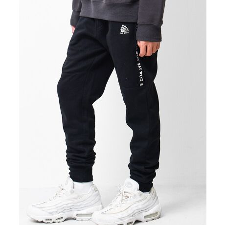 [^:RLP223411]NуCSXEFbgpcBlC̃SCV[ỸXEFbgpcłBTChCG܂łŐ؂邱ƂŃX^CbVȃfUCɎdグAVGbg͂אgɂ邱ƂŃX|[eB[ȕ͋CɁȂNёfނ̃pcȂ̂œ~`tɂăIXX̃pcłB