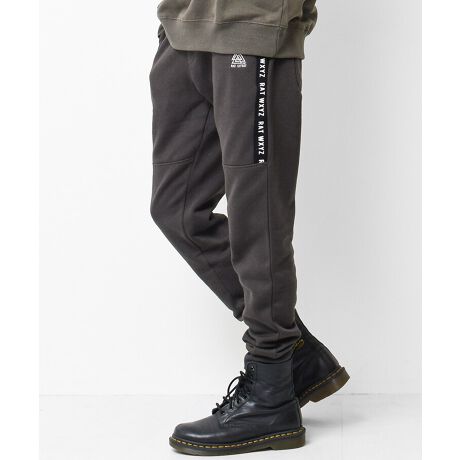 [^:RLP223411]NуCSXEFbgpcBlC̃SCV[ỸXEFbgpcłBTChCG܂łŐ؂邱ƂŃX^CbVȃfUCɎdグAVGbg͂אgɂ邱ƂŃX|[eB[ȕ͋CɁȂNёfނ̃pcȂ̂œ~`tɂăIXX̃pcłB