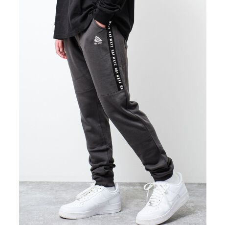 [^:RLP241418]CSXEFbgpcBRAT EFFECTlC̃TChCSV[ỸXEFbgpcBCSG̈ʒuŐ؂ւ邱ƂɂăfUĈIVȕ͋CɁVGbg͂אgɂ邱ƂŃX|[eB[ȎdオŒ񂵂̌XEFbgpcłB