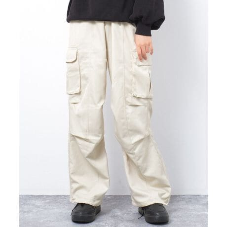 [^:RCLP253916]Ƃ̊̂VGbgۂ͋C̃J[SpcłBG̃^bNfUCłɃ{[oXg[gf1ɁXg[gJWAAAEghA܂ŕLR[fɎgghACełB