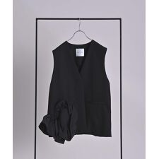 アシメモチーフ付きミドル丈ジレ