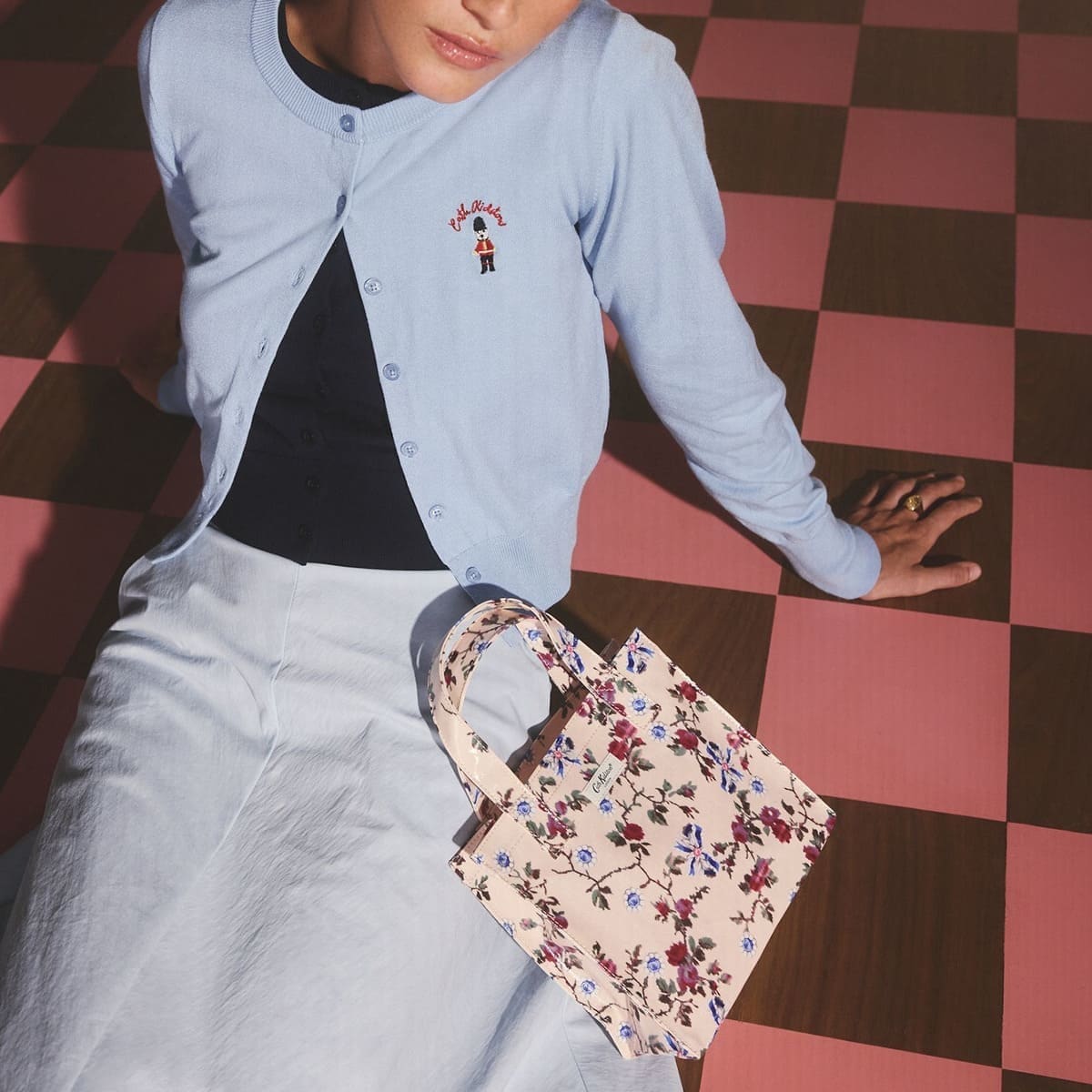 スモール ブックバッグAcorn Sprig | キャス キッドソン(Cath Kidston