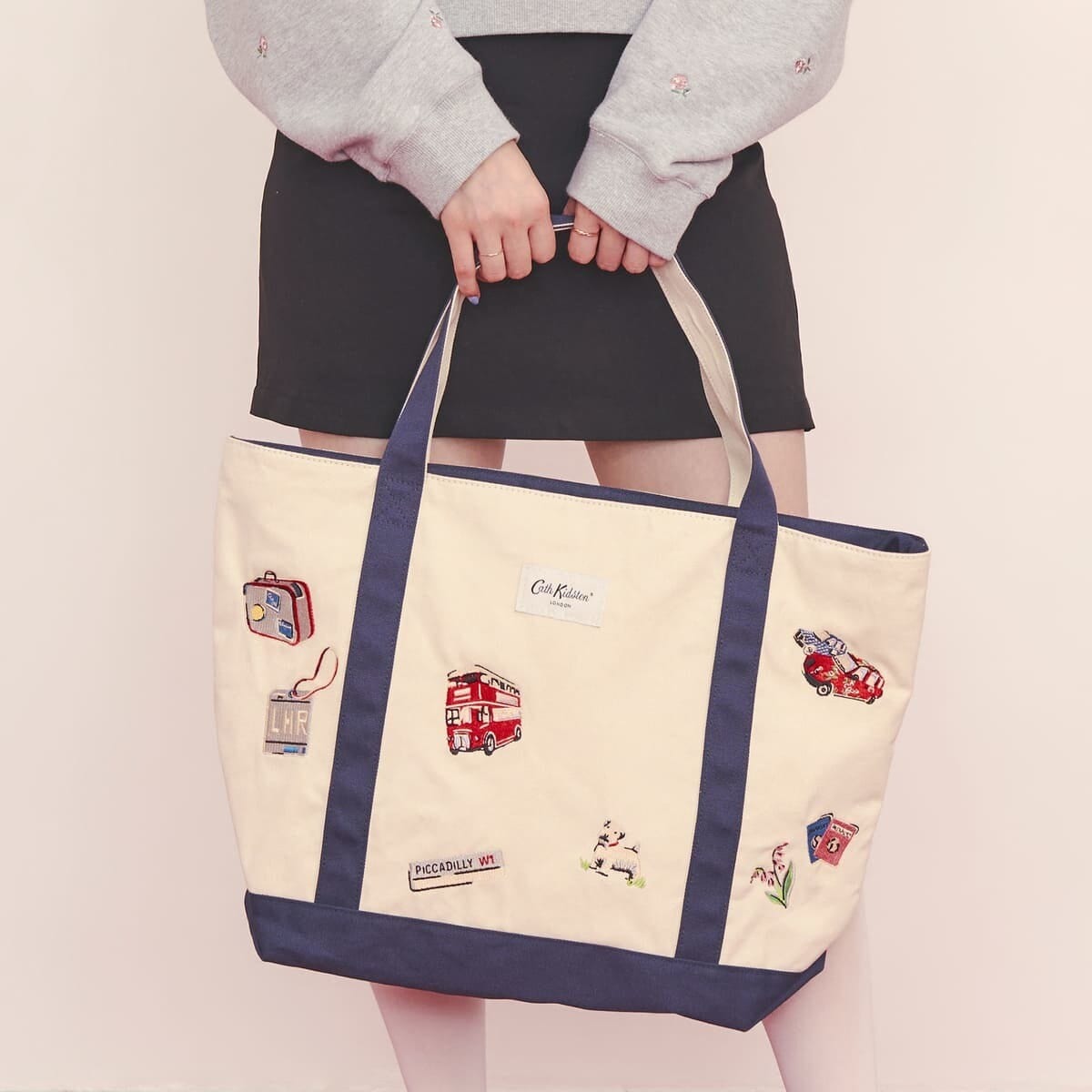 トラベルトートバッグL Lace Sprigs | キャス キッドソン(Cath Kidston