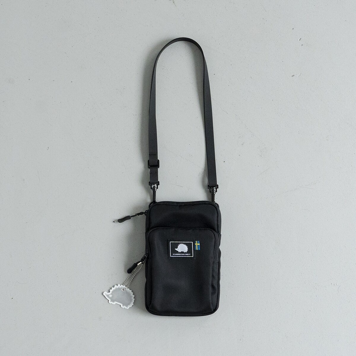 [�}���C]�X�}�z�V�����_�[���������H��/�X�J���W�i�r�A���t�H���X�g�iSCANDINAVIAN FOREST�j BLACK